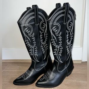 Black Cowboy boots with white detailing! US 9 - worn once